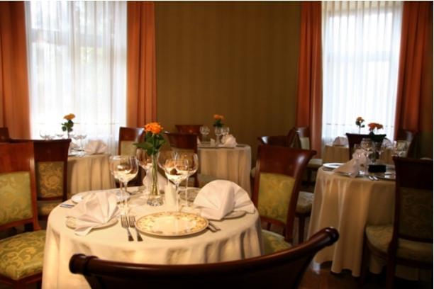 Ostoya Palace Hotel Краков Ресторан фото